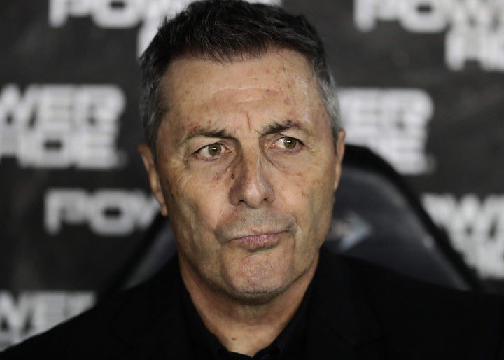 Ojo que en Argentina ya dicen que Kudelka seguiría en Huracán, que es cuestión de horas para que sea ratificado. Todo indica que el proceso de búsqueda de DT continúa… #LosCruzados