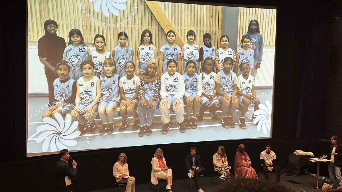 Pikku-Ketut Basketissa nuoret pääsevät Suomen ainoaan maksuttomaan koripallojoukkueeseen. Tämänkin mahdollistaa Hyvän arjen tekijät Päivikki ja Sakari Sohlbergin säätiön tuella. #lapset #nuoret #harrastus #yhdessä #Havukoski