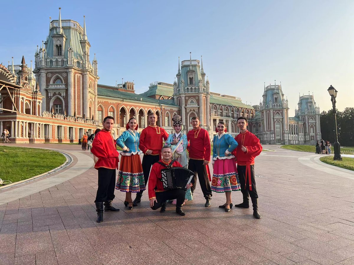 VisitBeijingcn's tweet image. On June 9, the "#HelloBeijing" cultural tourism promotion event took place at the China Cultural Center in Moscow. The event showcased #Beijing's cultural and tourism resources, highlighting the unique charm of China's traditional culture through diverse activities. #VisitBeijing