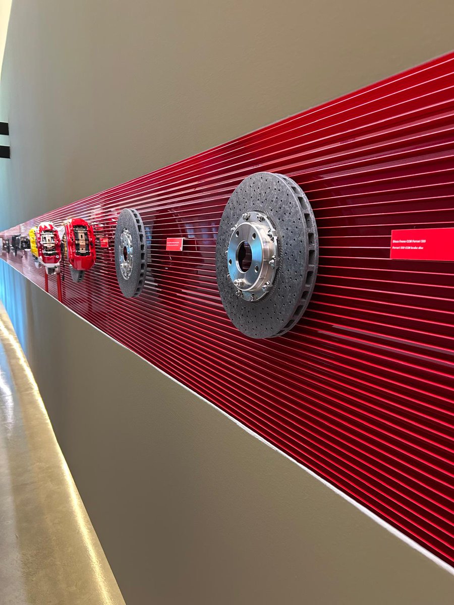 🛠 Visita esclusiva allo spazio “The Art of Braking”, ai laboratori R&amp;D e di testing di <a href="/BremboBrakes/">Brembo</a>.
Il cuore pulsante della ricerca applicata all’automotive. ⚙️🇮🇹
#Brembo #ComitatoLeonardo #KilometroRosso