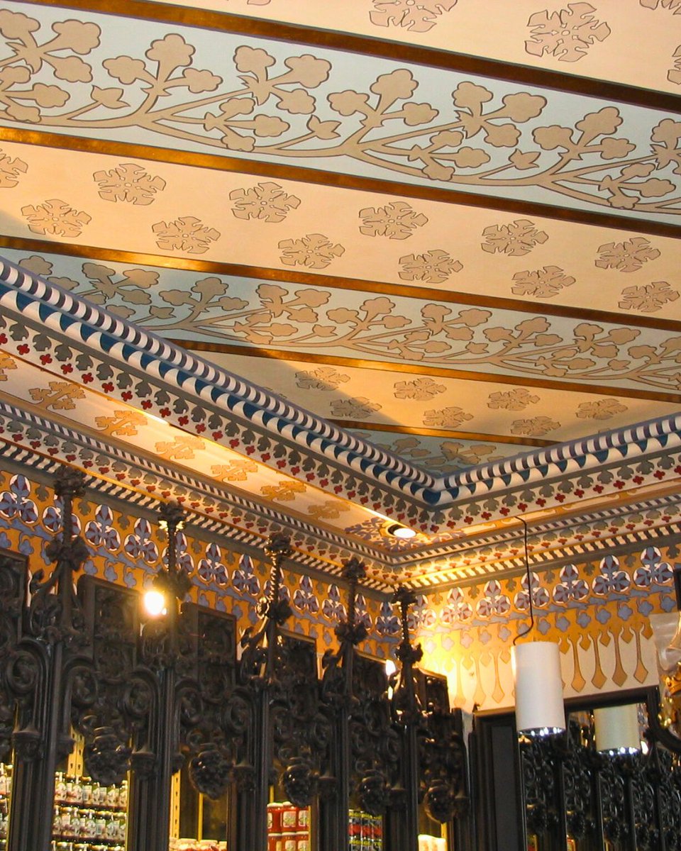 🎉 Celebra el Dia del Modernisme a Mataró!
Deixa’t captivar per la bellesa i la història que impregnen els racons més emblemàtics de la ciutat.
✨ La Nau Gaudí
🏛️ El Mercat del Rengle
🛍️ La botiga La Confiança
Descobreix Mataró amb una mirada modernista! 👀

#VisitMataró