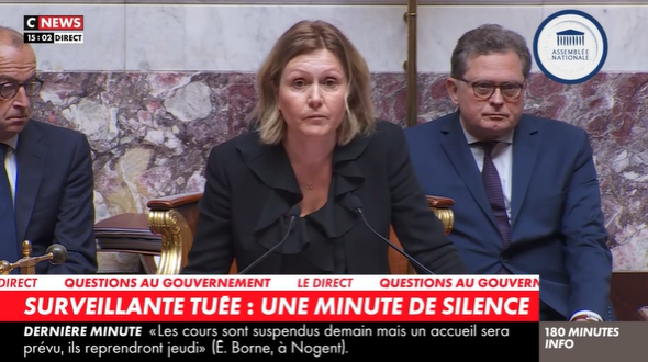 Il y en a marre de ces minutes de silence, plus qu'assez.
On veut des actions, de la répression, et une action judiciaire à la hauteur des crimes commis.
Stop, aux nounours, aux marches blanches, aux fleurs, aux "je condamne fermement", aux minutes de silences !!! STOP STOP STOP