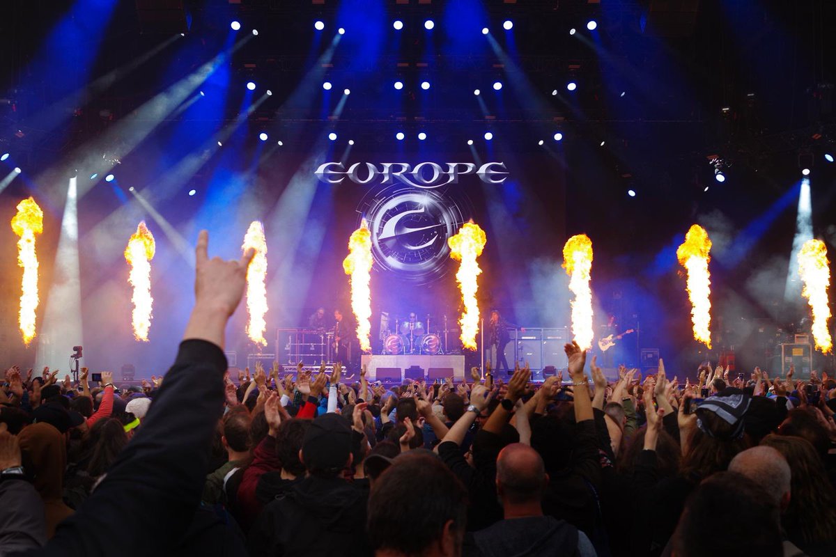 (1/3) 🇫🇷 𝙑𝙞𝙫𝙚 𝙡𝙚 𝙧𝙤𝙘𝙠, 𝙫𝙞𝙫𝙚 𝙡𝙖 𝙁𝙍𝘼𝙉𝘾𝙀 🇫🇷 Heavy Weekend, incroyable! That was awesome! A bientôt, //Europe  live @ Zénith du Grand Nancy in #Maxeville (FR) June 7, 2025 johnnorum.se/europe-live-ma… 📸: David Dwidou (1), Gilles Simon (2,4), Ethan Martin (3)