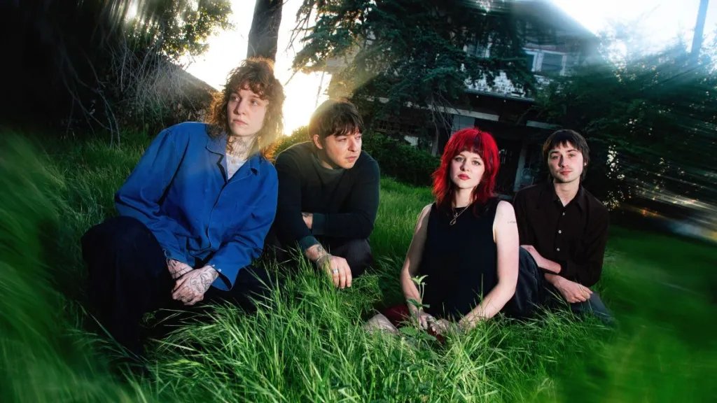 Listen to emerging indie band Rocket's new song, “Crossing Fingers” → cons.lv/BXMtNI