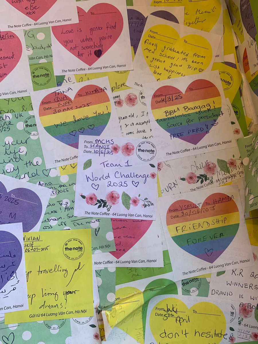 World Challenge Team 1 had a fabulous time exploring Hanoi! An exciting tour from our guide Mr Capaldi followed by fun at the Water Puppet Theatre ❤️🎭