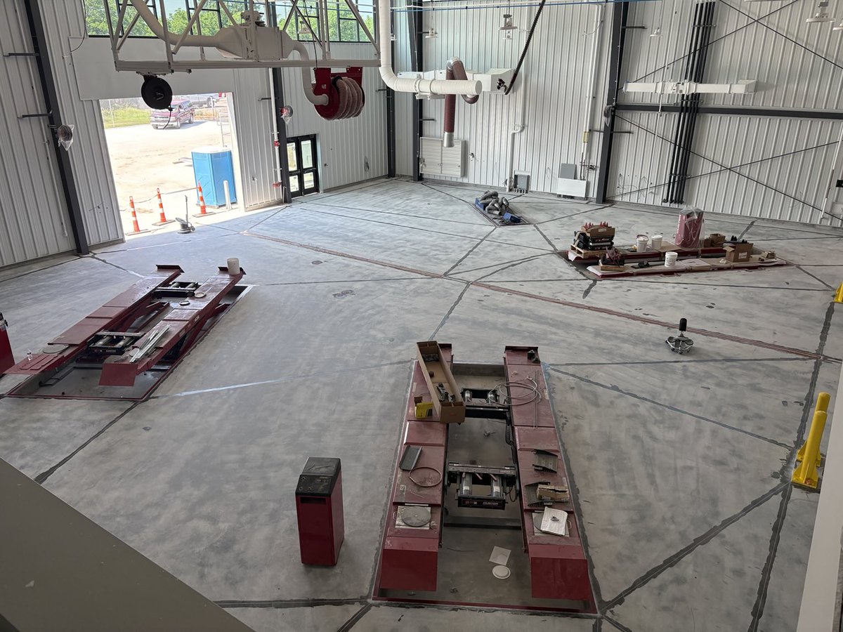Lifts and the Dyno are installed and now we are now starting the epoxy floors at MCC Longview. ⁦<a href="/McCownGordon/">McCownGordon</a>⁩