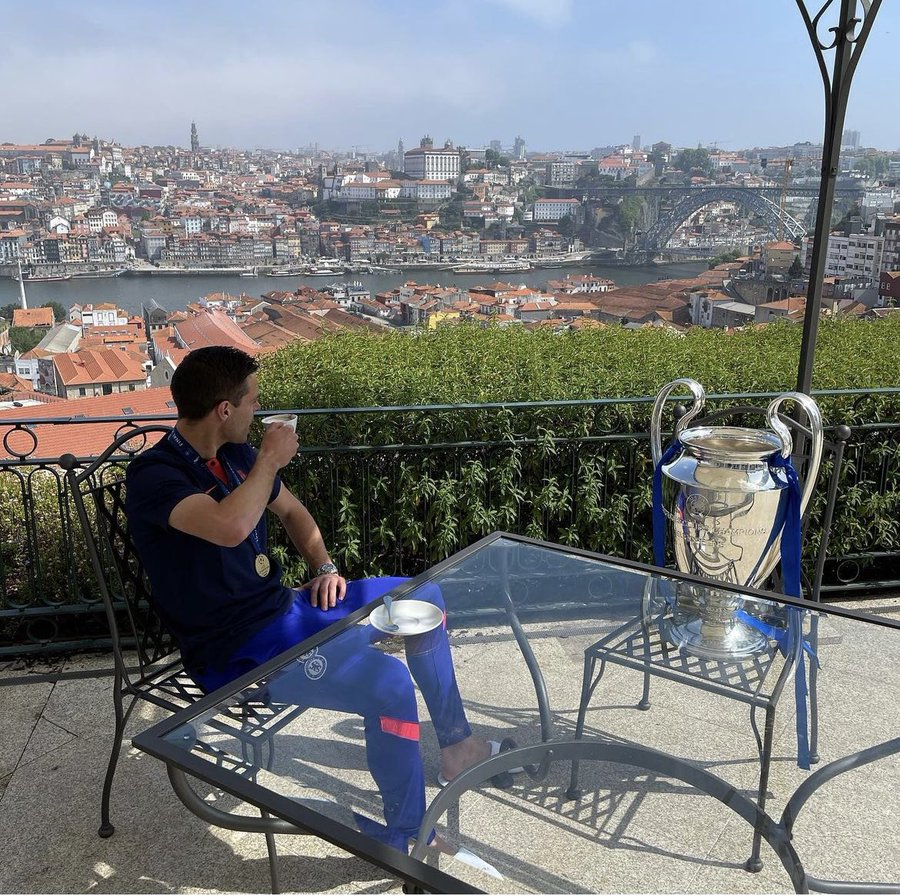 One of the coldest pictures ever.

Happy 35th Birthday Sir Azpi 🥳💙