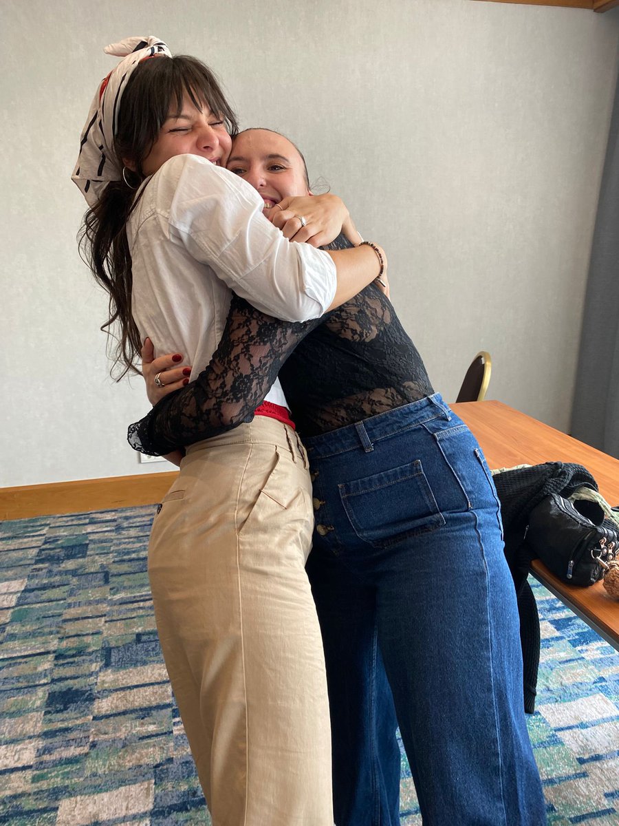I couldn’t have dreamed of a better guest for my first time as a translator. So sweet and radiant. I was really lucky to start with her!✨✨🥰
And also thank you to the  walkers 🧟‍♀️