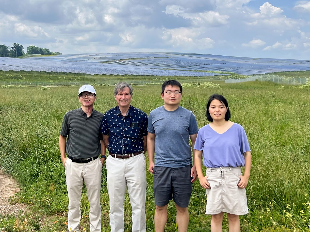 Virginia Tech study sheds light on solar farm impacts to property values &gt;&gt; The team looked at over 8.8 million real estate sales to determine how the presence of solar farms influenced nearby property values, and the answer is: It's complicated. 🤔 news.vt.edu/articles/2025/…