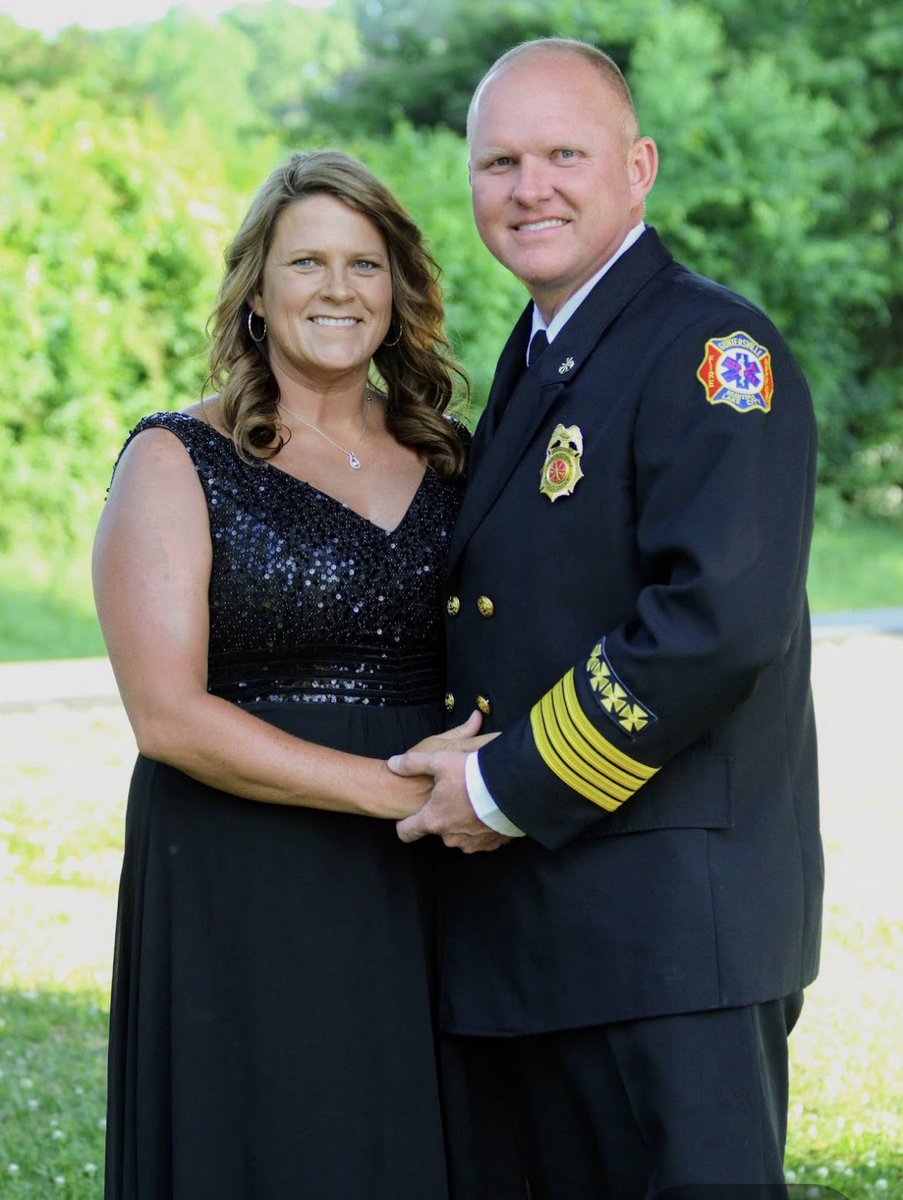 BrianWalls10's tweet photo. Happy 25th Anniversary babe!❤️ I love you more today than Ever . God has Blessed us more than we deserve and thankful for this life we have ! Here’s to 25 more ! ~ Brian https://t.co/VfvIZMEdhS