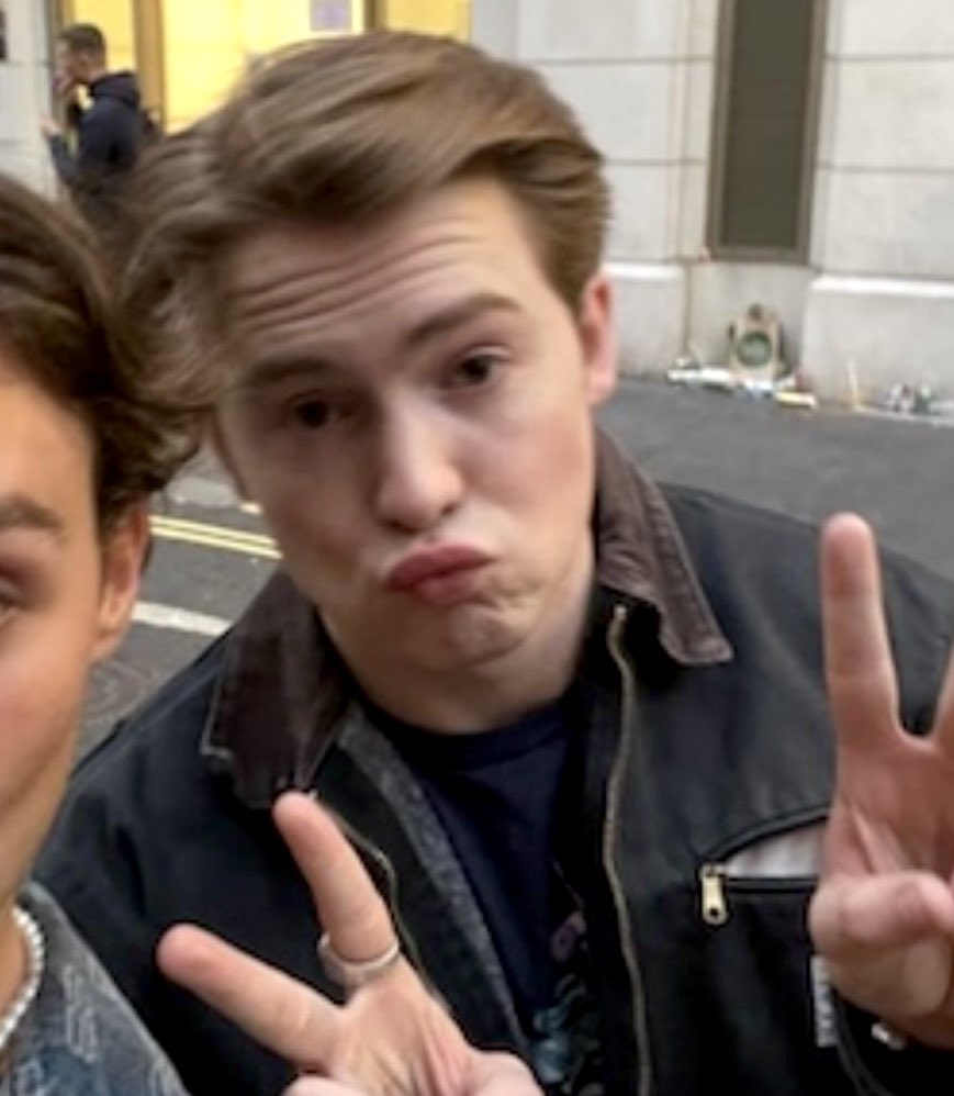 ghostinkit's tweet image. he has never done anything wrong in his life