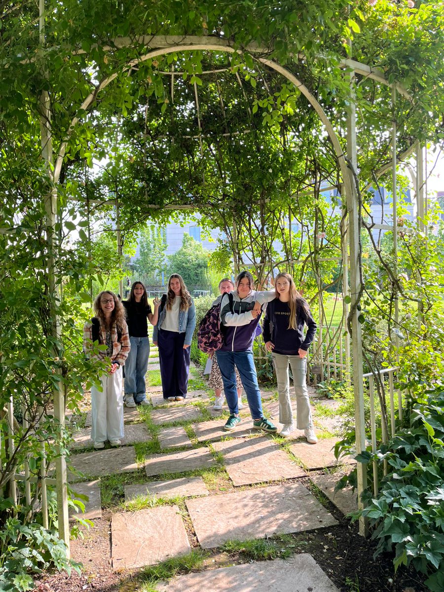 Ce matin, remise du label #E3D niv 3 au conseil départemental de l'Orne à Alençon. Après des discours riches de M. de Balorre (président du conseil départemental) et M Favier (IA/IPR SVT, chargé de l'EDD), nos élèves ont présenté quelques projets. Merci à tous pour ce moment.