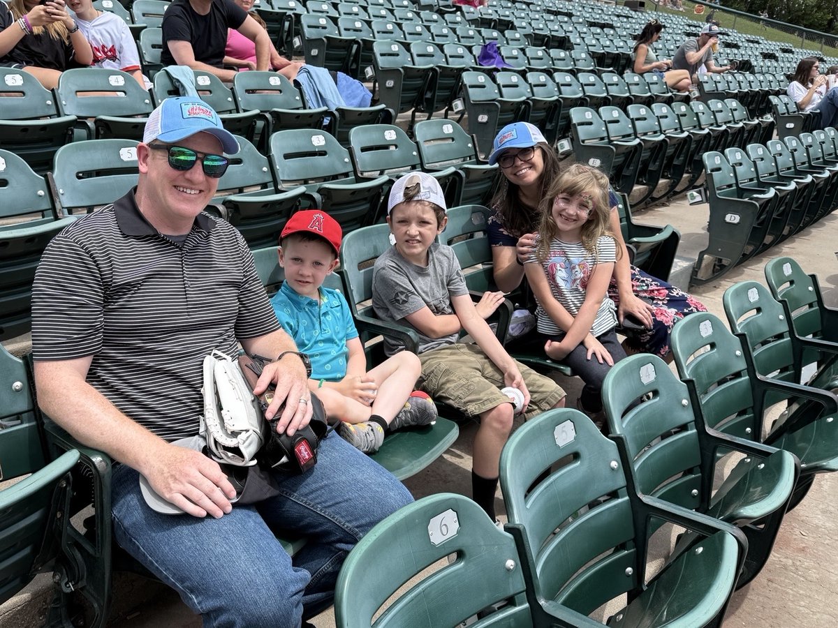 RobertMilmore's tweet photo. Vibes Baseball is in full swing!
There’s nothing better than baseball, sunshine, and honoring our Military Families of the Game! ⚾☀️❤️🤍💙
#firstcommand #colorado #coloradosprings #pikespeak #summerattheballpark #VIBESbaseball #militrayfamilyofthegame https://t.co/CZCn0UEiNb