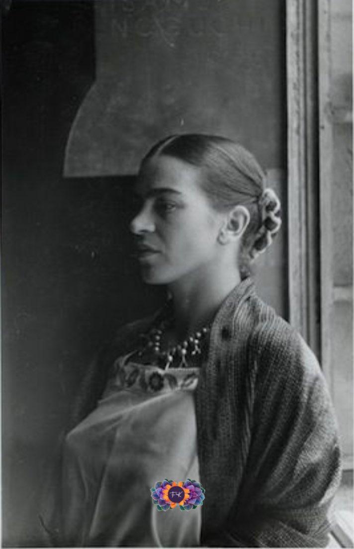 FridaKahlo's tweet photo. “Porque todo cambio nace de una destrucción…” #FridaKahlo https://t.co/M1Fj3xW2V6