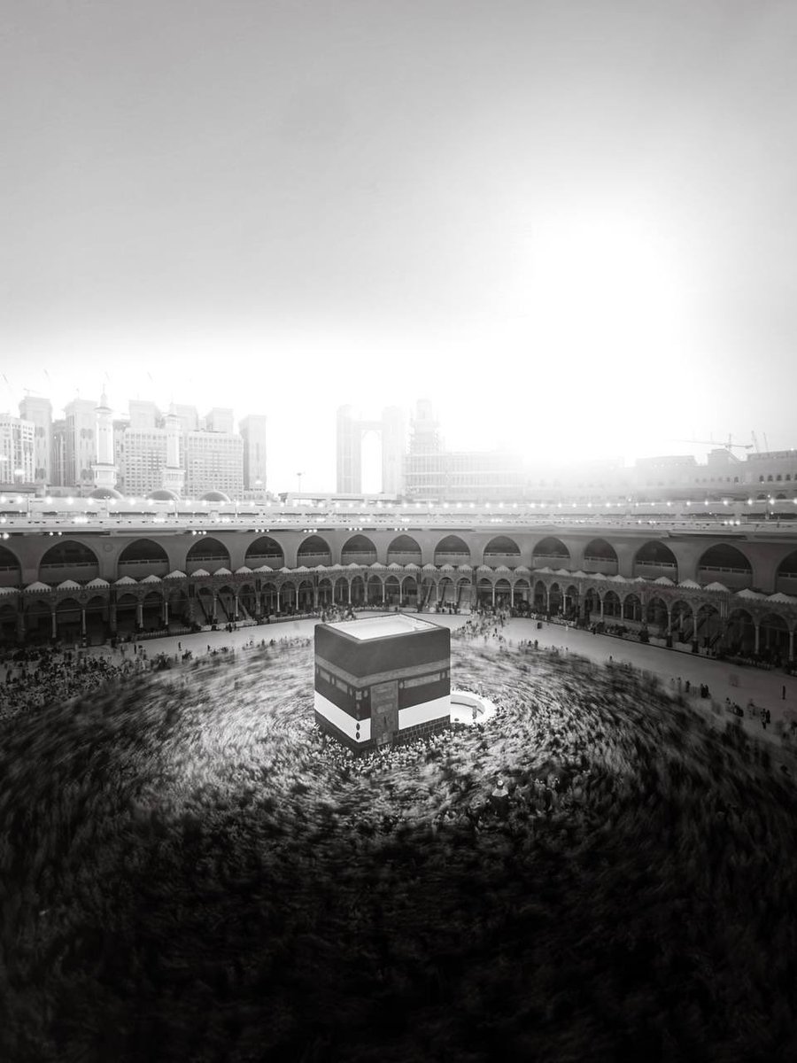 انتهى موسم الحج ولكن المؤمن لا يزال في 
ميدان الطاعات سابقٌ ما استطاع إلى جنةٍ 
عرضها السماوات والأرض.

📎قال ابن القيم:
"والدين كله استكثار من الطاعات، وأحبُّ خلق 
الله إليه أعظمهم استكثارًا منها"🤍.

#حجة_قلب