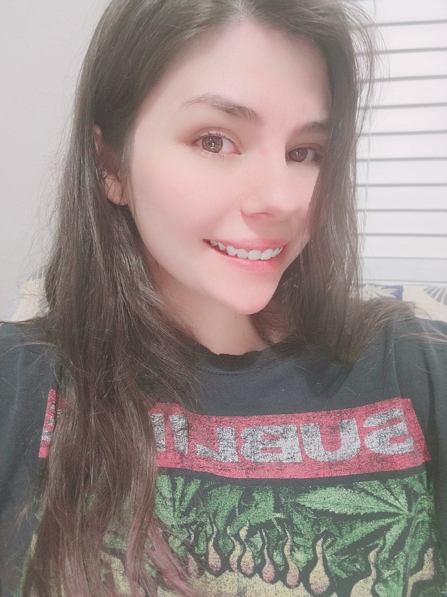 I keep forgetting to actually be active on here 😅 healing from surgery has been no fun ~ buuuut my OF has been crazy fun. I can't film so I've decided to be goofy instead and just start posting bloopers 😬😉