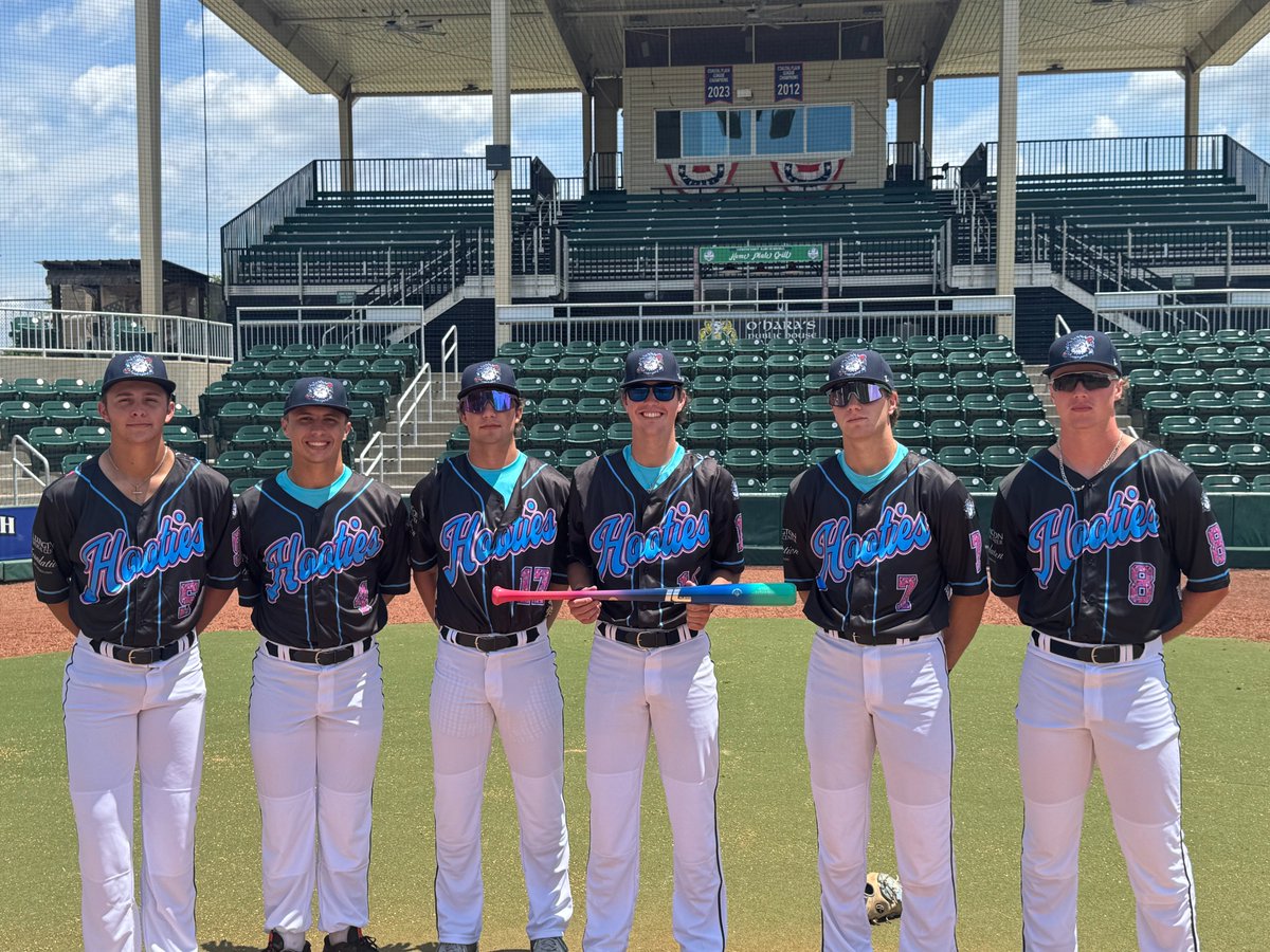 The Hooties...One Night Only... June 20
Bid on these Neon 90s Hooties Jerseys: fans.winwithdash.com/event/67f52775…