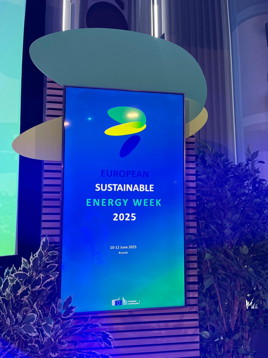 Desde el evento EU Sustainable Energy Week 2025 que se está celebrando estos días en Bruselas, se exhibe el proyecto RESMAC . Adjuntamos algunas fotos representativas.
#interregmac #Interreg #GreenerEuropewithInterreg #EUSEW