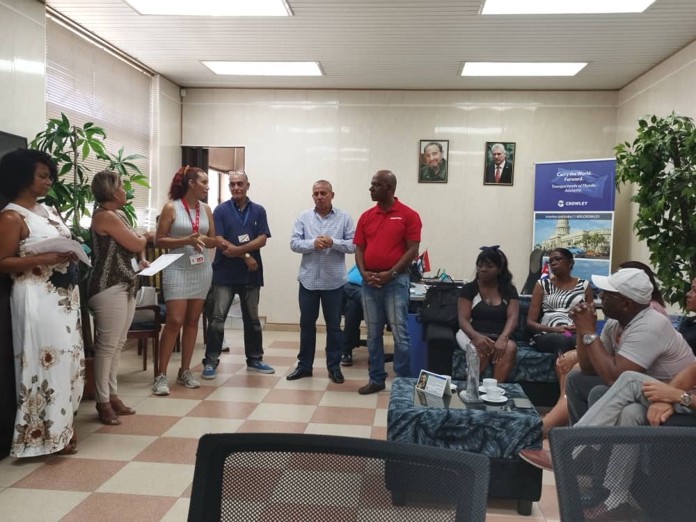 LaraTranscargo's tweet photo. #Transcargo
Hoy, rendimos homenaje a todos los hombres y mujeres que, con dedicación y esfuerzo, contribuyen al vital sector marítimo portuario en nuestra hermosa isla. Desde los que operan en los muelles hasta los que gestionan la logística y el tráfico de mercancías. 📷 https://t.co/5q5ncChocU