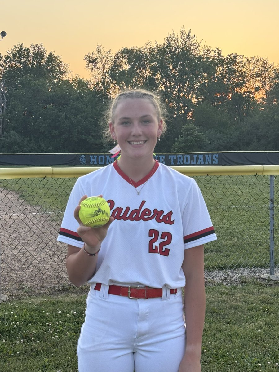 brayleeplotz_'s tweet photo. Last night I had my first varsity homerun and pitched 7 strikeouts in 3 innings. https://t.co/vXfPXYz8kP