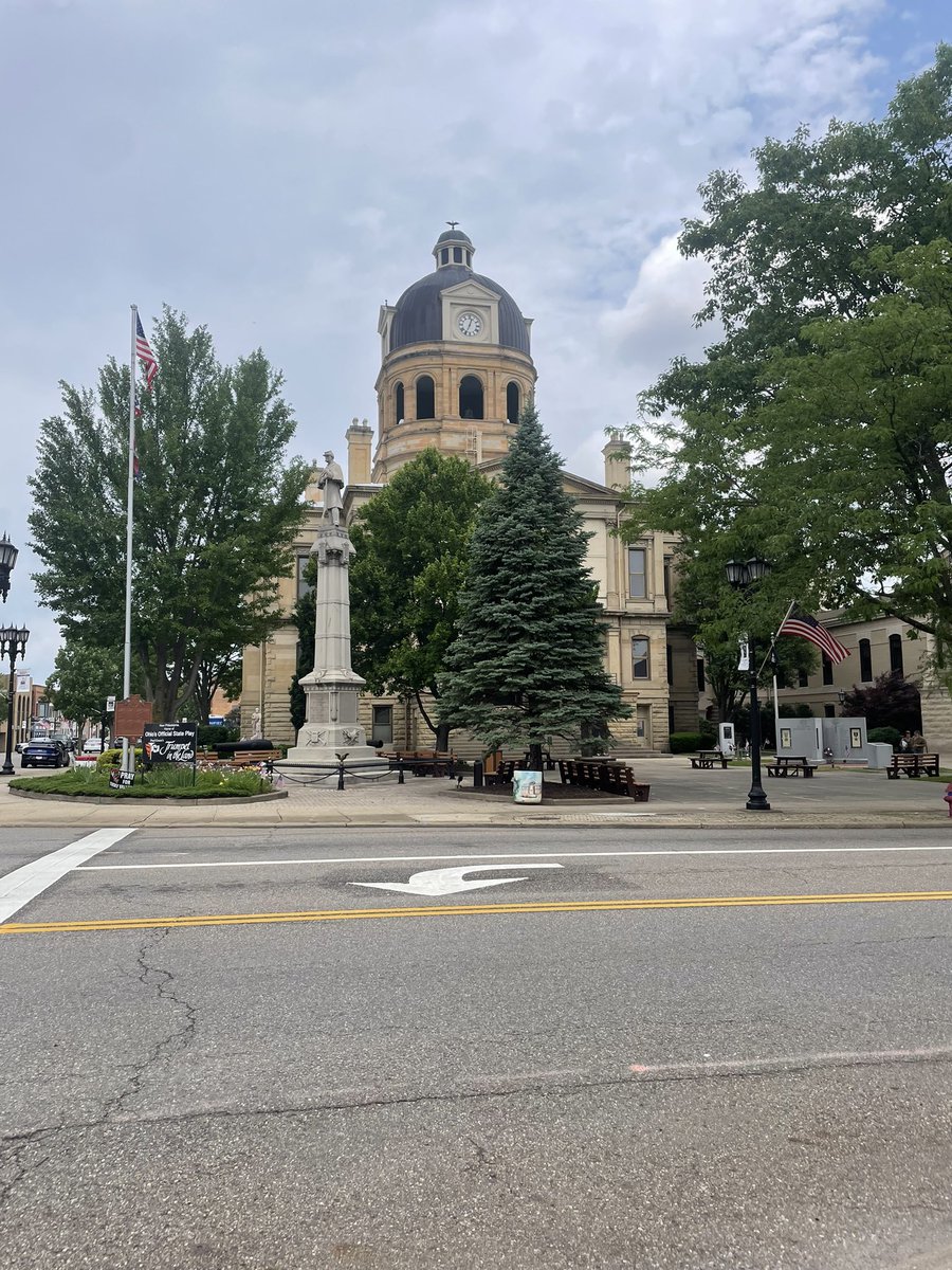 OhioLLCoalition's tweet image. Yesterday, our team completed another stop on our 88 County Tour.
It was great to meet with Commissioners in Tuscarawas County and learn about their experiences with renewable energy.
@ConsEnergyNet