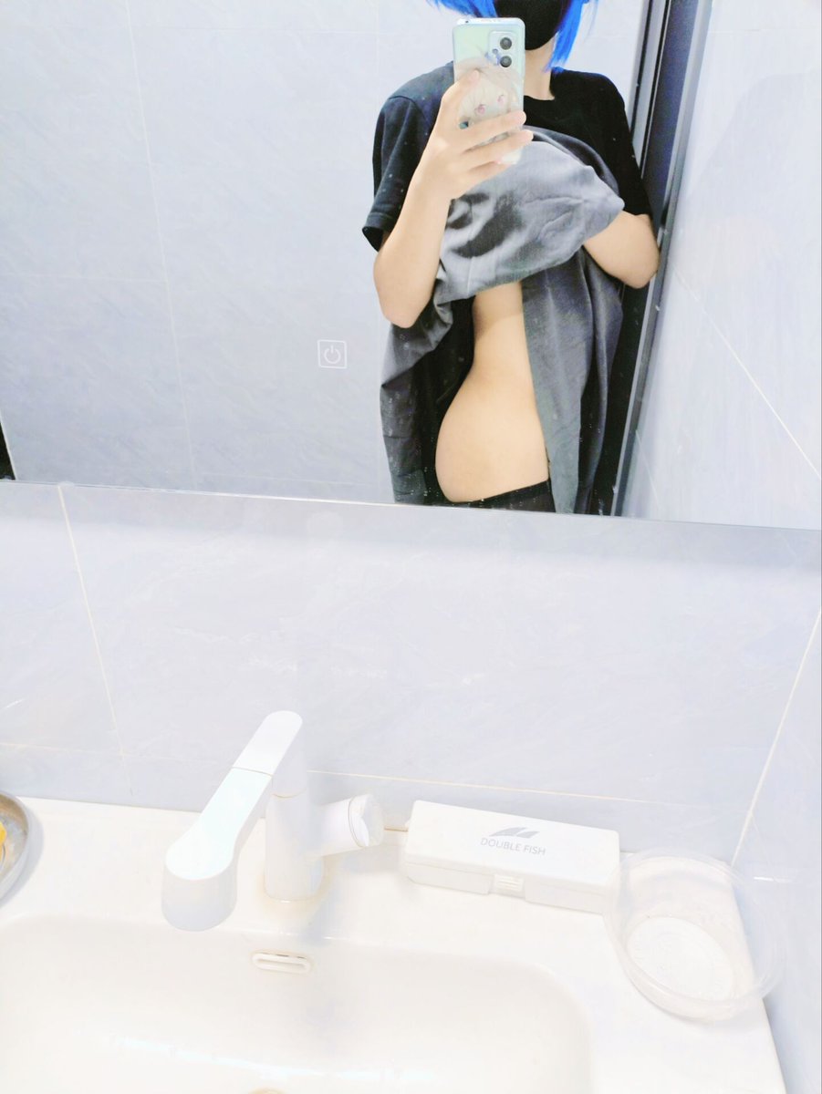 loe20090921's tweet photo. 骚货 https://t.co/0J063uos6L