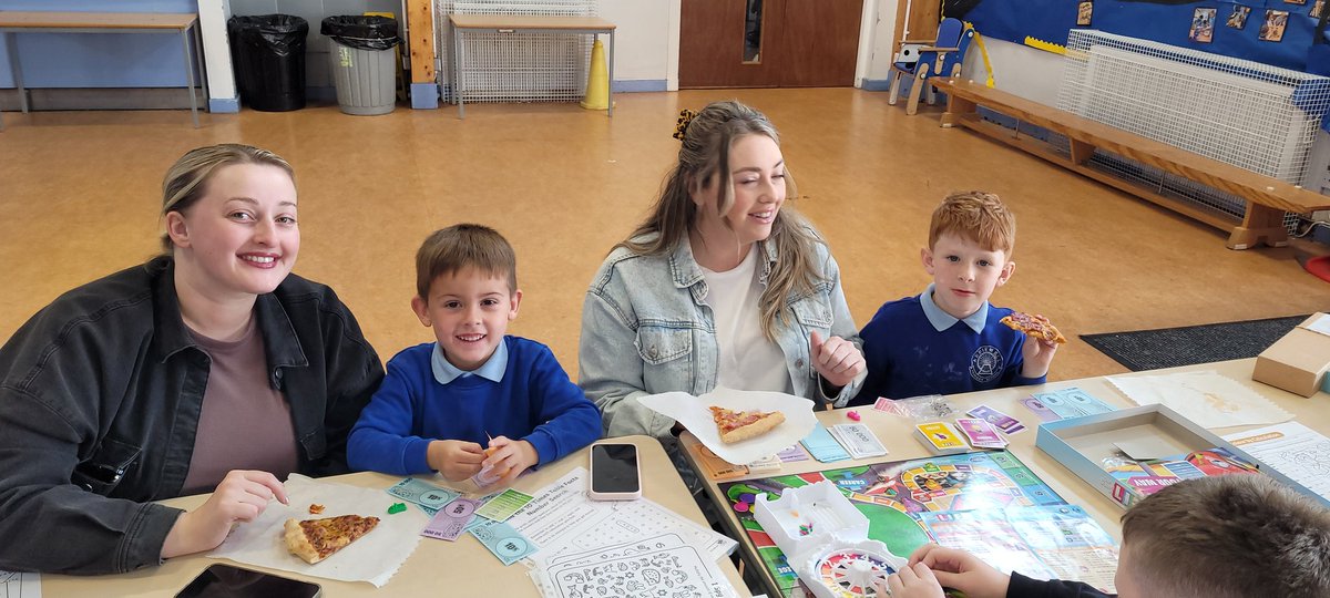 Fun with numeracy and pizza at Addiewell combined schools today. Supported by Claire at WLC adult learning. #AddiewellPS #UNCRC