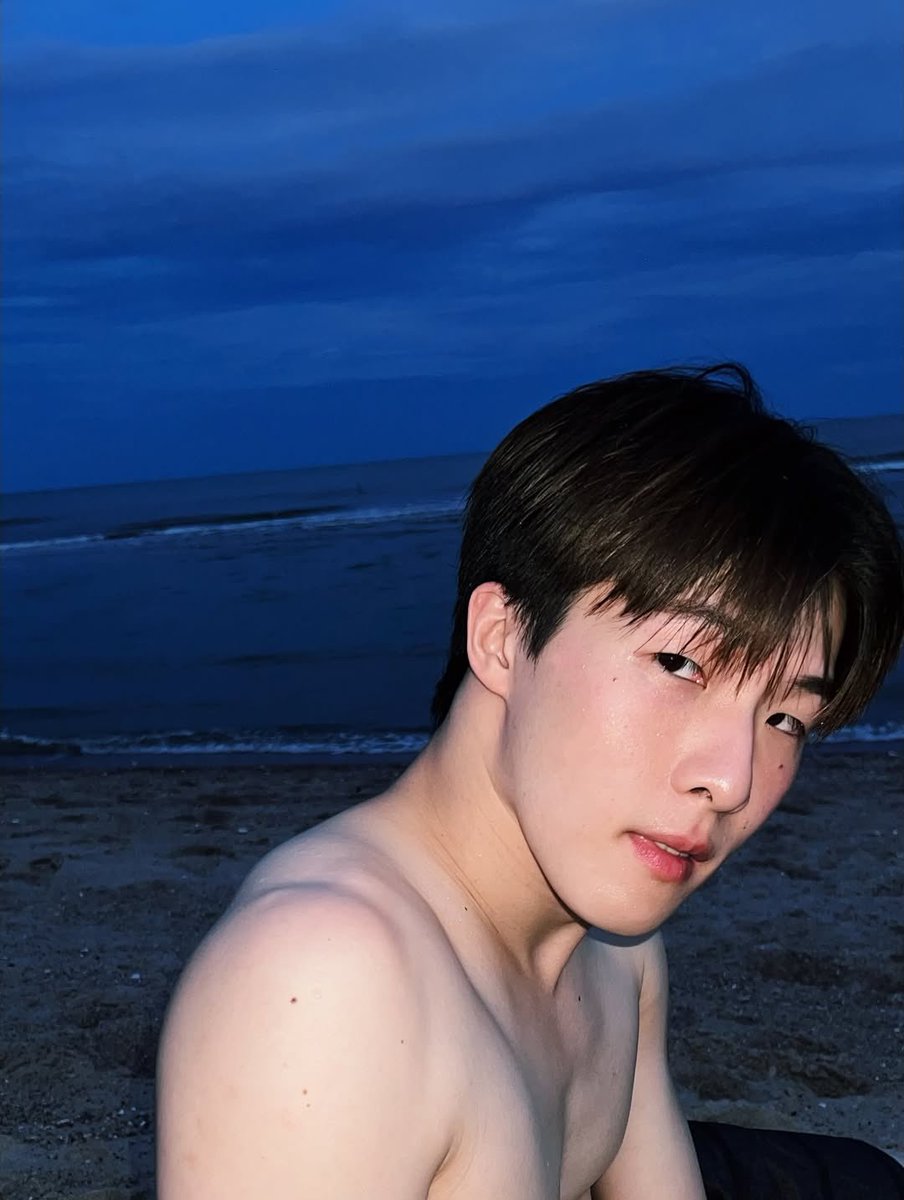 คำนำหน้าพี่คิม
○ ปะป๊า
○ ไฮโซ
○ ตัวพ่อ
○ ตัวท็อป
○ ตัวแด๊ดดี๊
○ ตัวพ่อทุกสถาบัน
○ พ่อเตาปฏิกรณ์นิวเคลียร์
◉ ถูกทุกข้อ

กูเสียแล้ว มีกี่รูป กูเสียแล้ว เสียหมด 💔😭