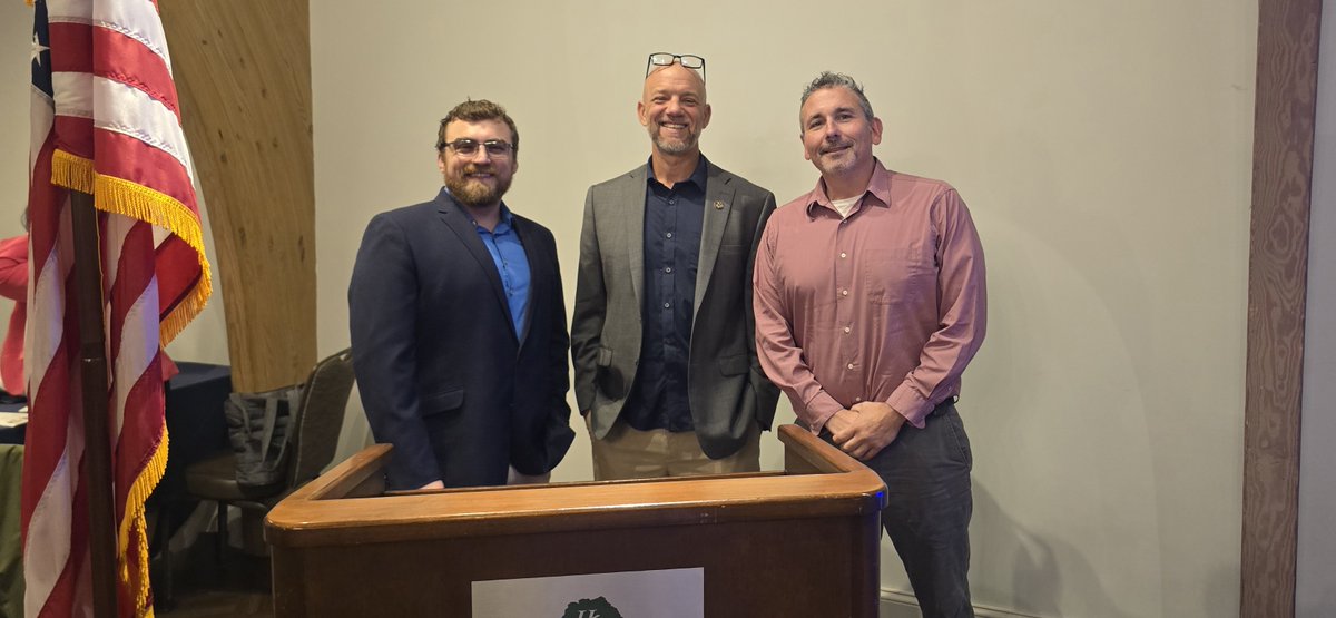 This morning, we had the honor of speaking to the East York Rotary club.  We'd like to thank them for their hospitality and kindness!
Make sure to check us out at bobbleheadgeorge.org or on social media!