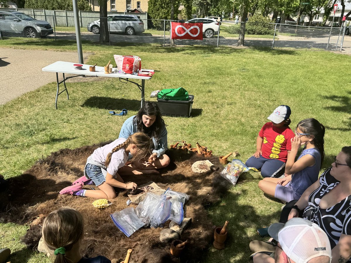 Shaune Beatty (@shaunebeatty) on Twitter photo Last week I took in Métis Days celebrated by <a href="/DRB_Bears/">Dr. Brass School</a>. Some great stations set up within their school grounds. Many stations ran by students, staff & volunteers. So pleased I attended with other members of the <a href="/GSSD204/">Good Spirit SD</a> Ed Council. Last week I took in Métis Days celebrated by <a href="/DRB_Bears/">Dr. Brass School</a>. Some great stations set up within their school grounds. Many stations ran by students, staff & volunteers. So pleased I attended with other members of the <a href="/GSSD204/">Good Spirit SD</a> Ed Council.