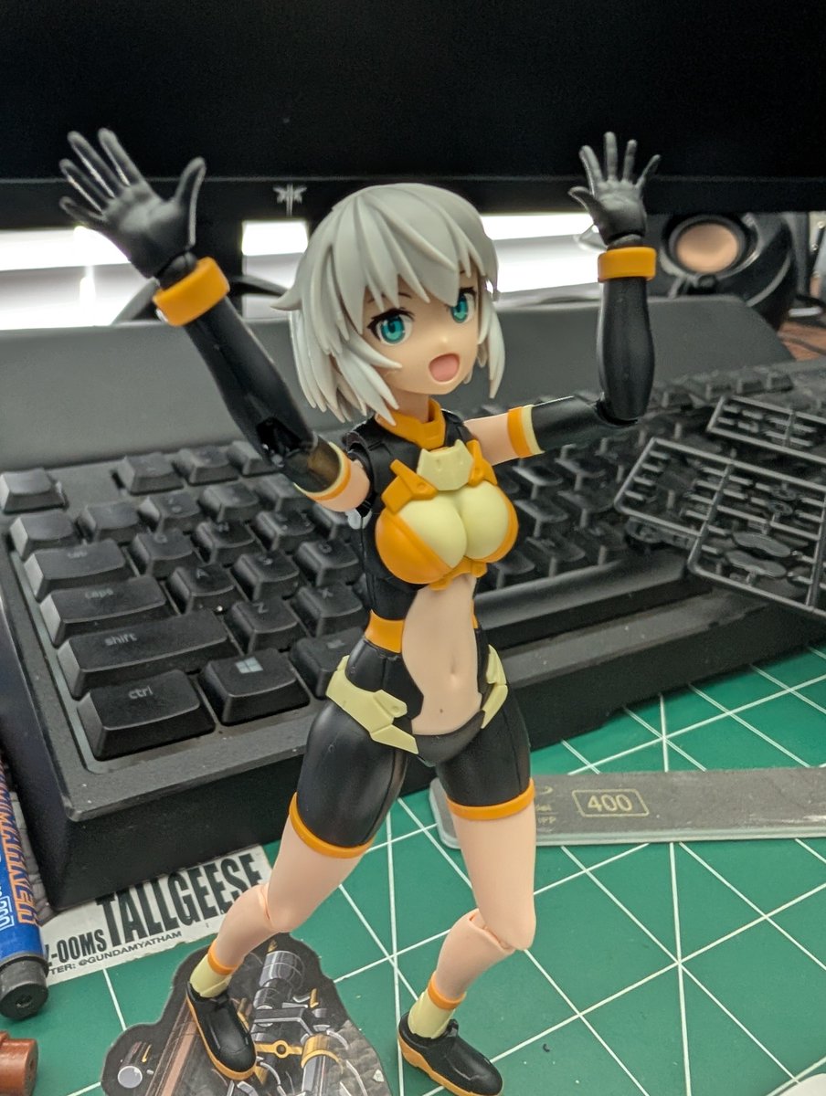 MDZerobeats's tweet photo. That wasn't 30 minutes, but the goober is cute. I like for the shoulder joints, they made the part going into the torso squared off. #30minutesisters #30MS https://t.co/wQgkvassr2