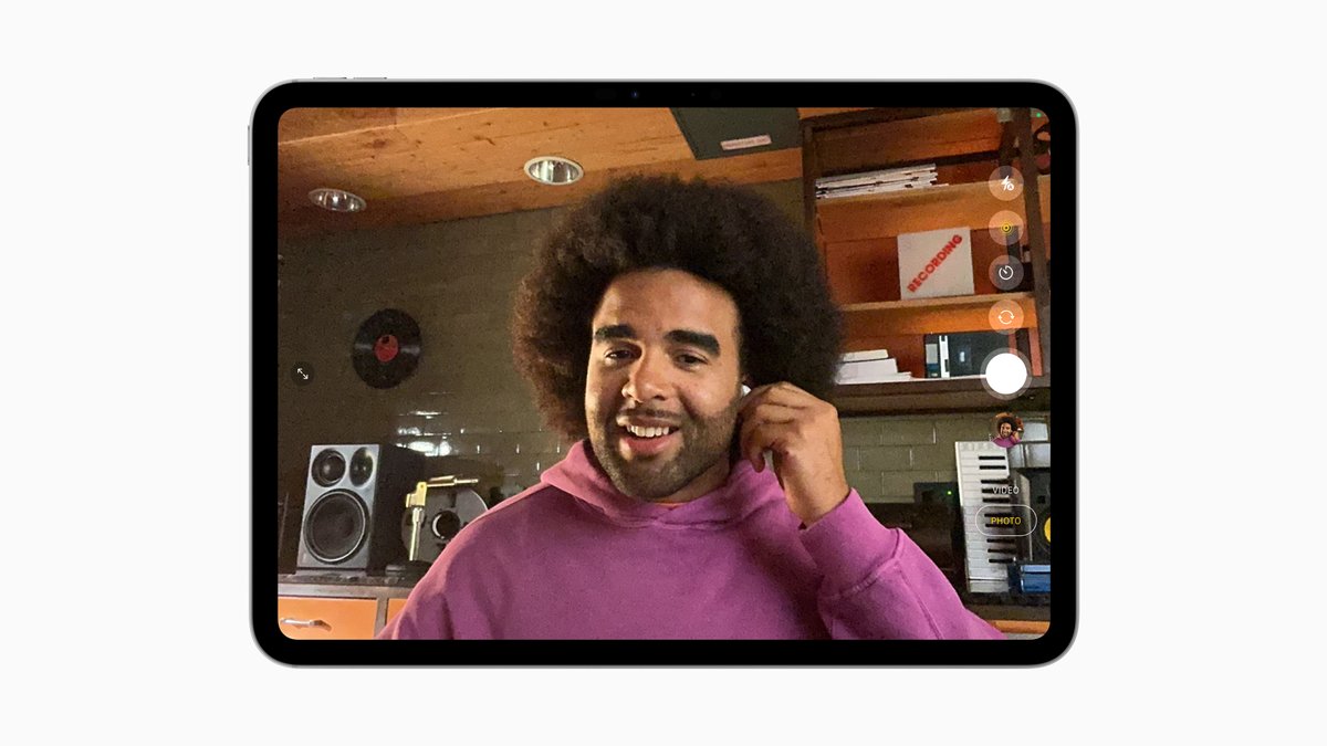 ✨🎧 Les AirPods font le plein de nouveautés avec iOS 26 ! #WWDC25 

Les mises à jour iOS 26, iPadOS 26 et macOS Tahoe apportent plusieurs fonctionnalités aux AirPods via une mise à jour de firmware :

🎙️ Enregistrement "Studio Quality" : Les AirPods 4 et AirPods Pro 2 peuvent