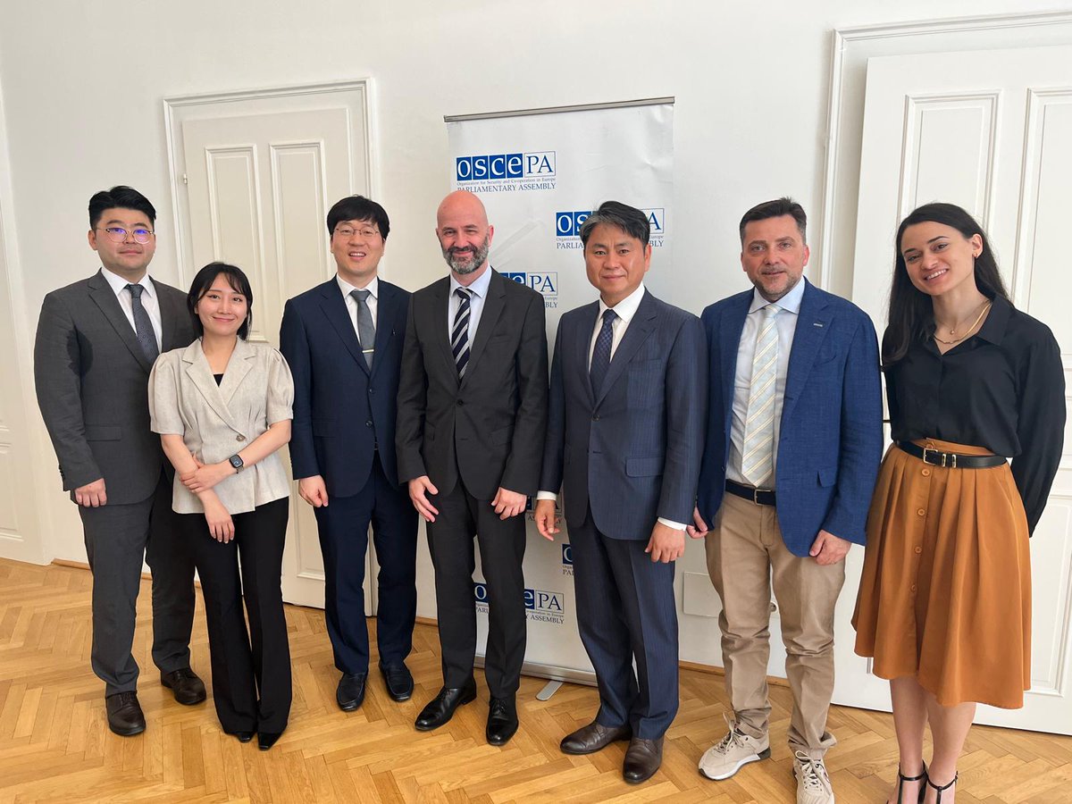 🤝 Constructive exchange today between OSCE PA and representatives from the 🇰🇷 National Security Investigation Bureau <a href="/polinlove/">대한민국 경찰청</a>. 
📍Shared precious insights on ways to enhance international cooperation on countering terrorism and youth radicalization to violent extremism.