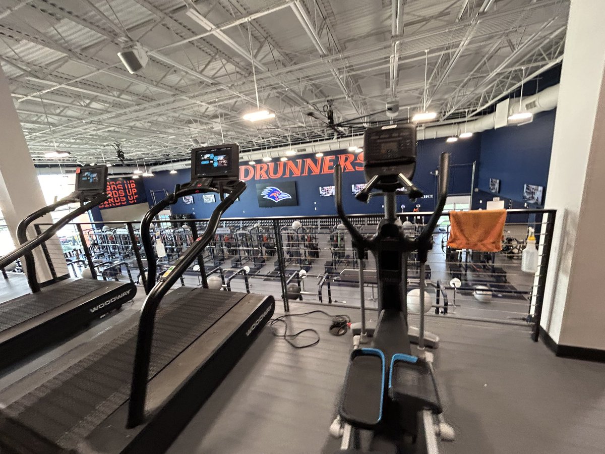 k_beast33's tweet image. Had a good experience at the UTSA tour yesterday @CarlosLynn @Coach28Wash @Recruit_Crowley @CoachTimYoder @jmc_fam @Marchen44 @UTSAFTBL @DistinctlyHIS_ @ParkerThune #kbeast
#imbuiltdifferent #distinctlyhiscollegetour #distinctlyhisbustour #truebuzz #TrueBuzzAthletics #cypethelab