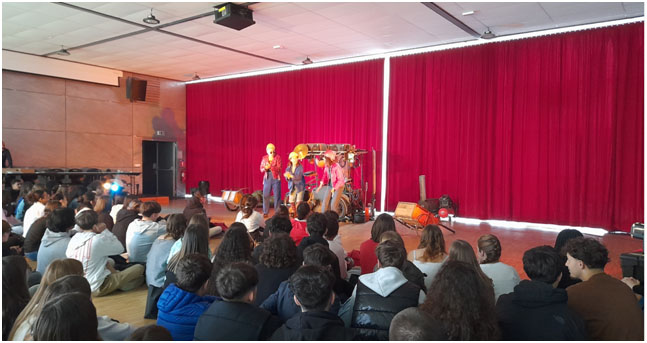 Journée nationale de l’audition au Lycée Max Linder. Sensibilisation et information proposé aux élèves de 2de. Les intervenants ont proposé un temps d’échange sur le thème du Gaming et des risques auditifs liés à l’utilisation prolongée des différents formats audio et vidéo.