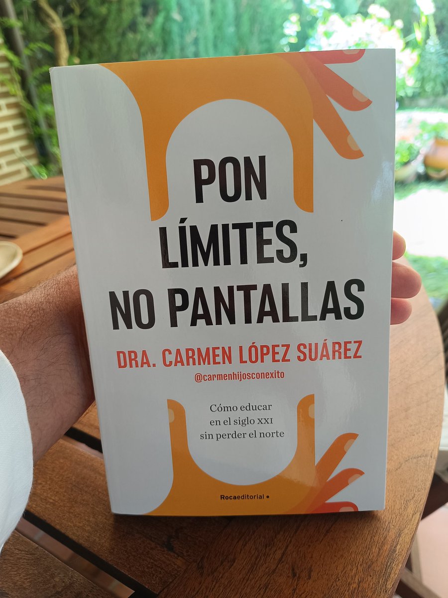 Me lo acaba de regalar su autora, Carmen López, una colega experta en educación y orientación familiar.
Una lectura obligada para el verano.