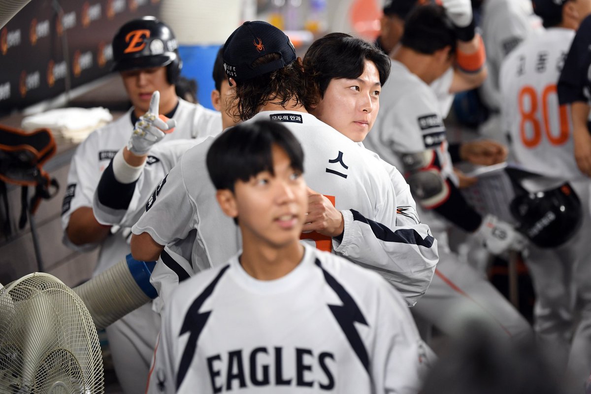 선발즈는 시작과 끝을 함께͙͘͡𓂃ミ☆
(조동욱의 첫 선발 허그 타임)