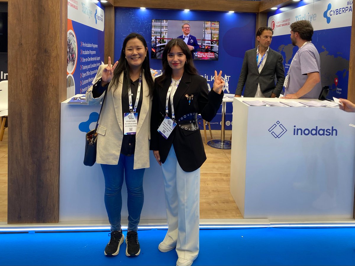 London Tech Week ikinci gününde, Türkiye Pavilionu’ndaki standımızla yer alıyoruz!

Katma değerli hizmetlerimizi uluslararası yatırımcılar, teknoloji şirketleri ve global paydaşlarla paylaşmaya devam ediyoruz. Bilkent CYBERPARK olarak; girişimcilik vizyonumuzu, AR-GE gücümüzü ve