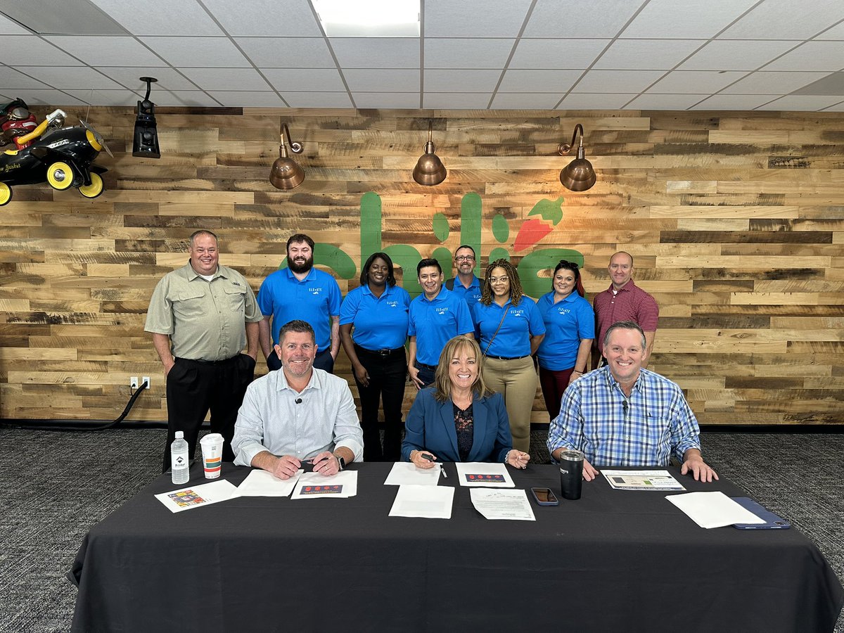 Taryn Mahaffey (@taryn_mahaffey) on Twitter photo ELEVATE Group BTS with <a href="/dougcomings/">doug comings</a> <a href="/AA_M_WHITE/">Aaron White</a> & Jeremy Linker for OPS Live rehearsal #chilislove <a href="/kdhochman/">Kevin Hochman</a> <a href="/twchilihead/">Tiffany Lemons</a> <a href="/brianl28/">Brian Lemerand</a> ELEVATE Group BTS with <a href="/dougcomings/">doug comings</a> <a href="/AA_M_WHITE/">Aaron White</a> & Jeremy Linker for OPS Live rehearsal #chilislove <a href="/kdhochman/">Kevin Hochman</a> <a href="/twchilihead/">Tiffany Lemons</a> <a href="/brianl28/">Brian Lemerand</a>