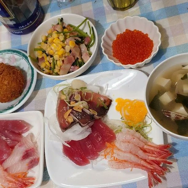Q_na's tweet photo. 昨日も今日もボロ負け

あ、いつものことか…

ドル円　-105Pips

今日の晩御飯
刺し身盛り、ポパイコーンバター、かぼちゃコロッケ、あさり汁 https://t.co/LyuyZIu5Kb