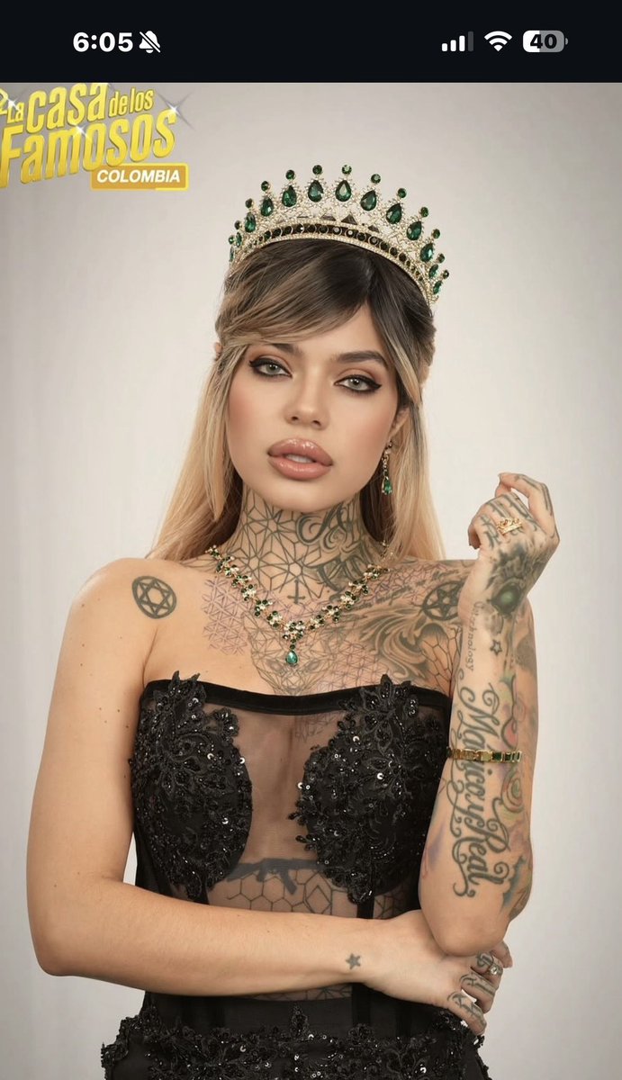 frobinsonpty's tweet photo. Si Yina no hubiera cambiado, Melissa hubiese sido la ganadora de #LaCasaDeLosFamosos y no se hubiera buscado innecesariamente a otra contrincante dentro de la casa como Karina.

Melissa era la ganadora, pero ella solita lo derrumbó al unirse con Yina y a empezar el hostigamiento y acoso INNECESARIO contra Karina y luego contra Altafulla.

Esas acciones a muchos no nos gustó, porque se veía que lo hacía desde la maldad, no desde la autenticidad, porque en la casa nadie se metía con ella, todos le tenían miedo porque era la “más xuxona” y ella le dio el triunfo Altafulla.

Ese man aguantó demasiado yo hace rato lo hubiera mandado para la mismísima mondá.