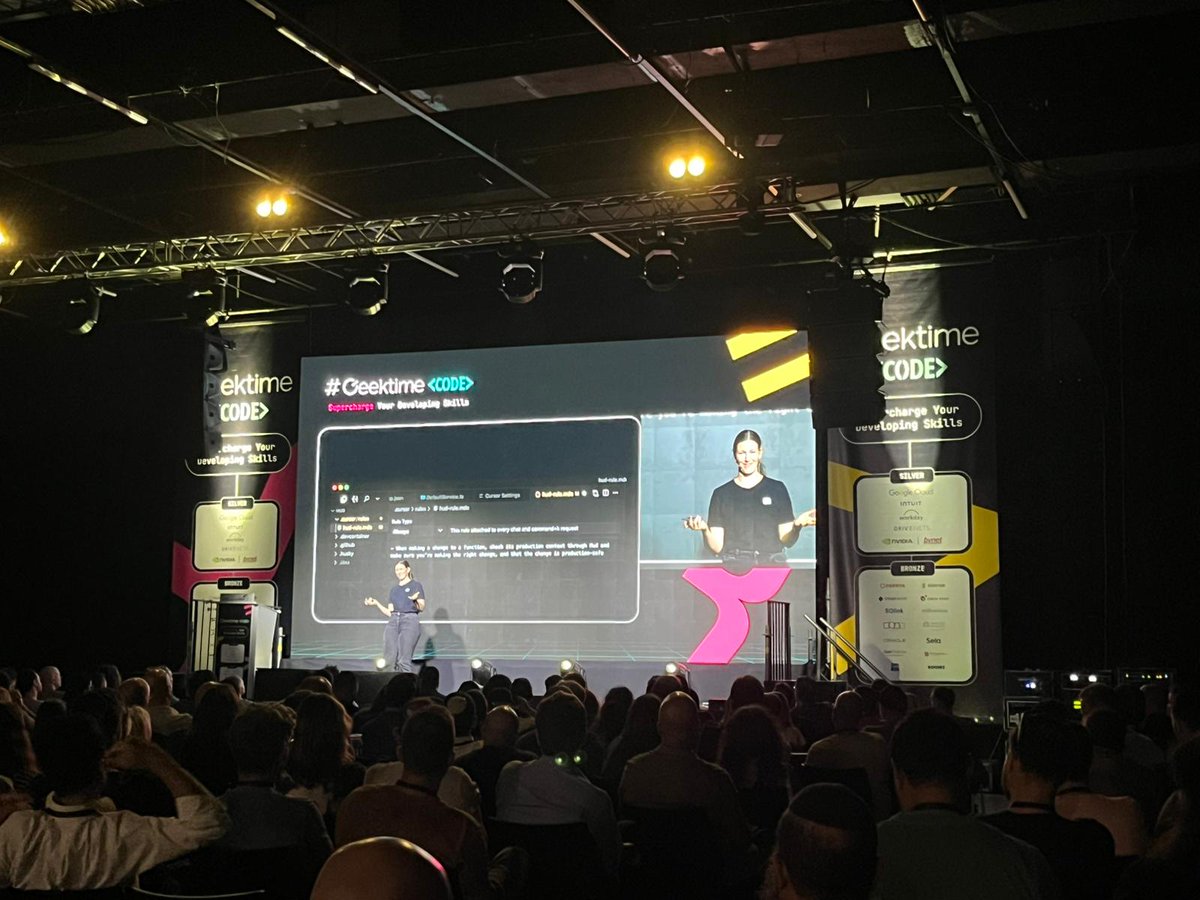 maywa1ter's tweet image. Had a great time speaking at @geektime main stage about building MCP servers from our experience @hud_hq. While it's hard to say if MCP will be *the* future protocol, it was a powerful unlock and it's worth understanding why its KISS approach won so many hearts at @MCP_Community