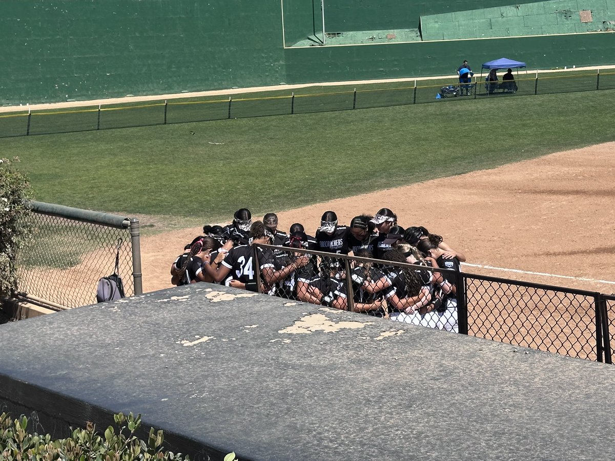 jasmineperalez2's tweet photo. Thank you to all the Coaches that came out to watch us compete. Making the most of every opportunity I get! Made some plays for my pitchers and batted .400 on the weekend. Having some fun with my girls.
#JasminePeralez #MIF #SS #2Base #LeftySlapper #ZoomIntoJune https://t.co/zZsoOQXcfD