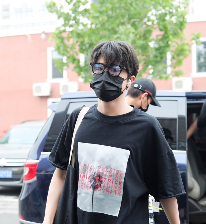 ไม่ใช่ทุกคนที่จะใส่เสื้อแดเนียลแพทริค แล้วชื่อแดเนียลแพทริคจริงๆ🤩