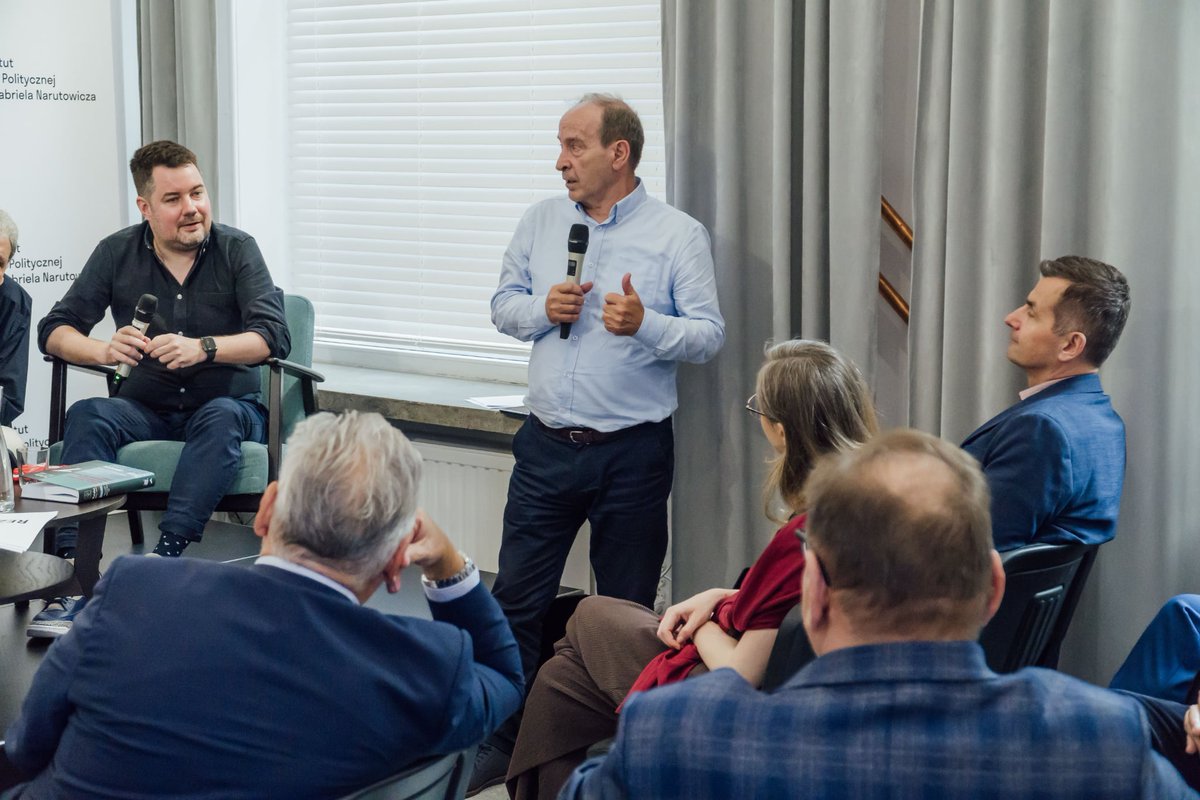 📸 Polecamy fotorelację z dyskusji z okazji 35-lecia powstania Socjaldemokracji Rzeczypospolitej Polskiej (SdRP), która odbyła się w czwartek 5 czerwca w Centrum Edukacyjnym Instytutu Narutowicza