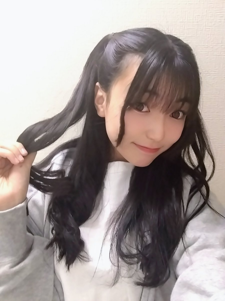 お疲れもにゃです🌷

今日は、富山校レッスンでした！！！
ミレイ先生の歌のレッスン‼️🎤
トレーニングもしたよーー💪

明日も笑顔で元気に‼️
おやすみ〜💤🩵

#ほくりくアイドル部