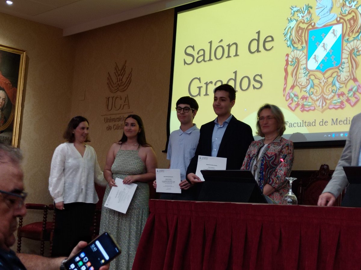 🥈Nuestro alumno Martín Marchante Guerrero, de 2°Bachillerato de Humanidades, ha conseguido el segundo premio tanto en la olimpiada de latín como en la de griego.  👏Además nuestra alumna Lucía Revuelta consiguió también un cuarto premio en la prueba de griego. Enhorabuena.