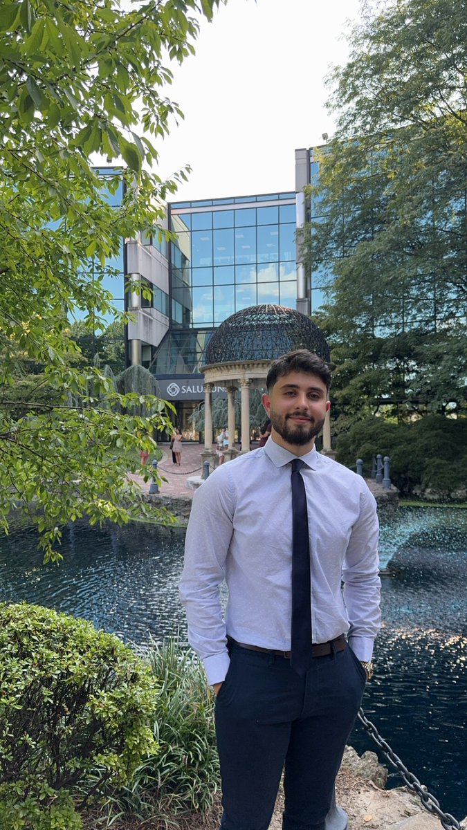 "Trying to balance all the exams, quizzes, and labs we have each week may sound like a lot to balance but having an amazing support system makes it all easier to handle."

What a day in Mohammad's life looks like: ow.ly/kNEL50Vjs3z

#salusuniversity #optometry #ichosesalus