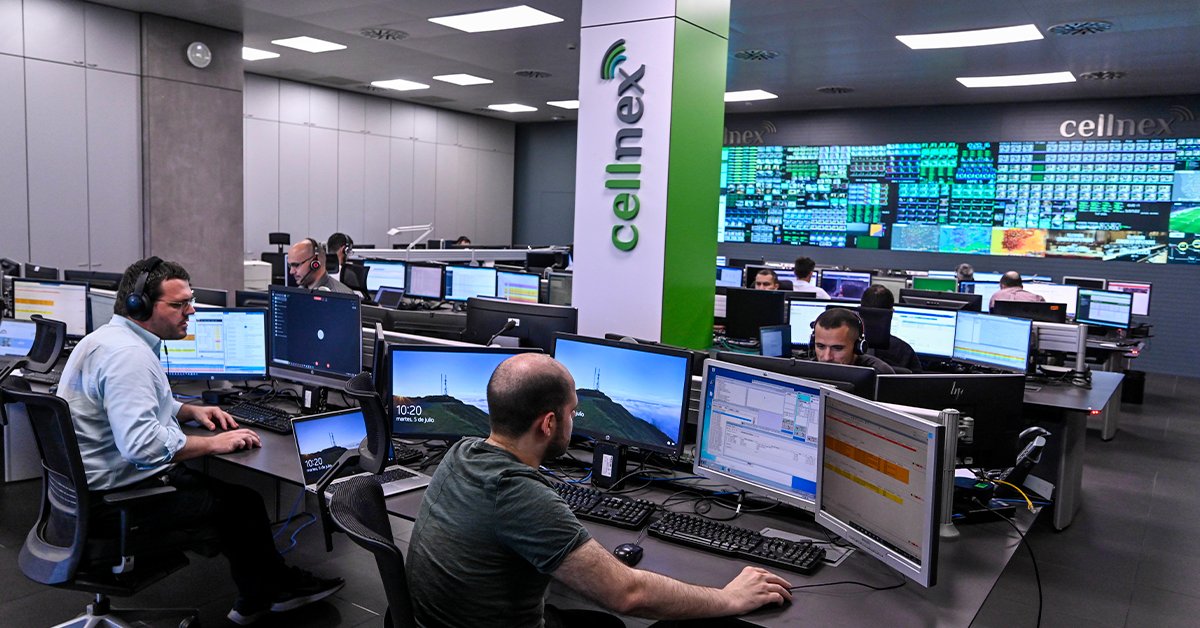 🗼Hemos recibido a 40 embajadores de varios países europeos en la emblemática #TorreCollserola en Barcelona.🌍
Esta visita fue una oportunidad excepcional para fomentar interacciones cruciales para ampliar nuestras relaciones internacionales y abrir nuevas vías de cooperación. 🤝