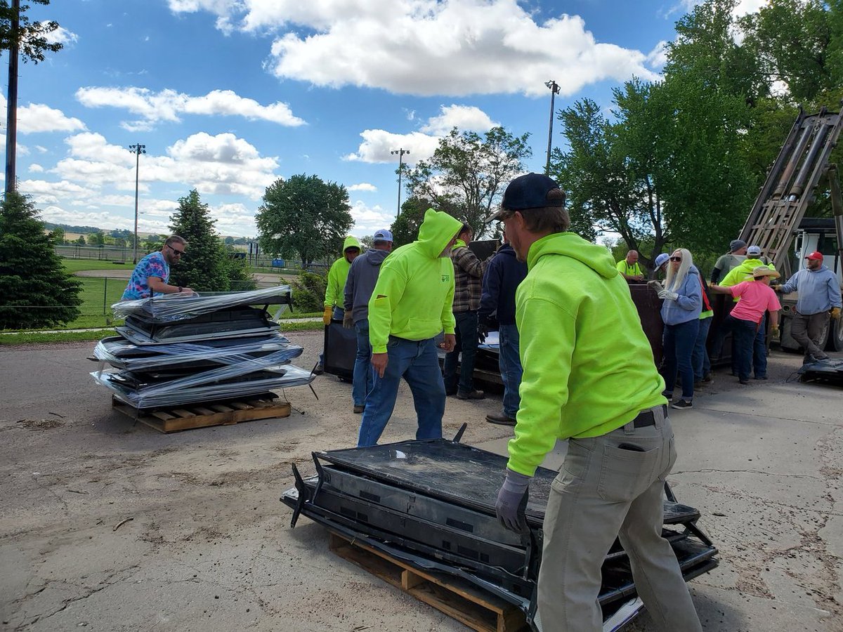 Another successful year of electronic waste recycling collections! 📺🖥️
We thank residents in our District for taking advantage of the program to properly dispose of old TVs, computers, etc.
This year, we collected 28k+ lbs. of e-waste &amp; have collected 550k+ lbs. since 2014.